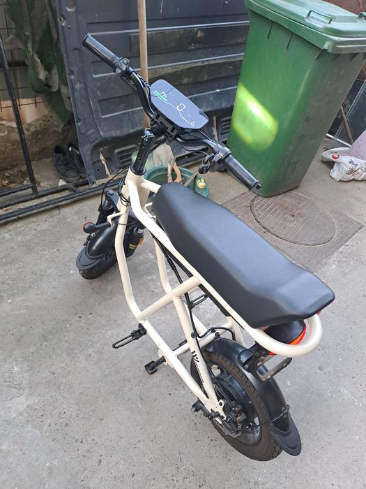 Scuter electric Tesla