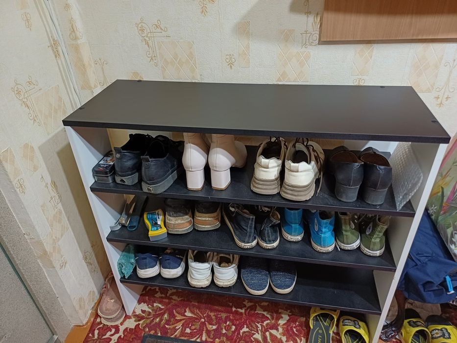 Продам обувницу,