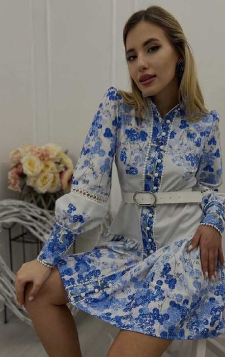 Рокля с флорални мотиви