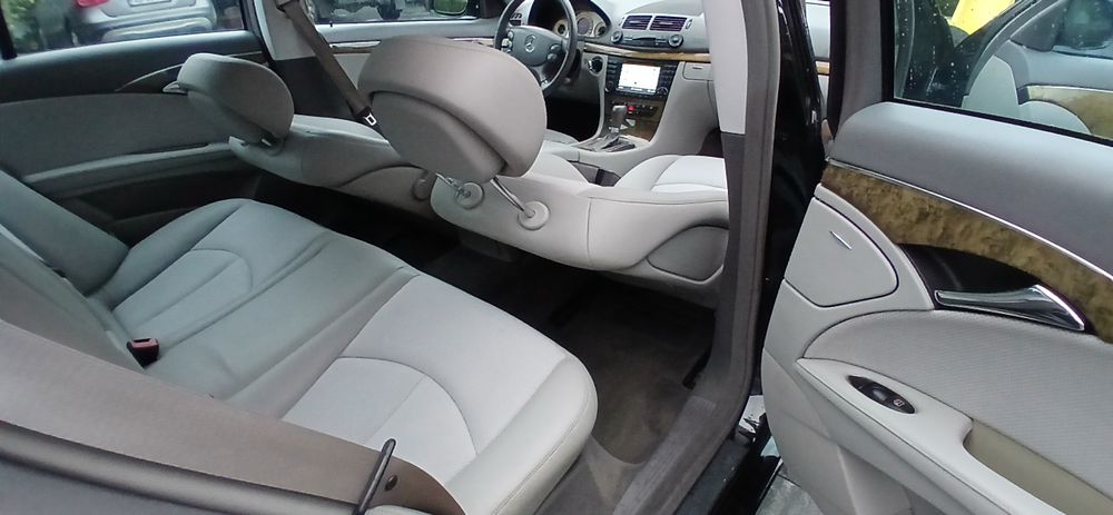 MERCEDES E 220 /170 CP/ Webasto/Avantgarde /Facelift !!