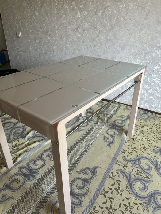 Стол кухонный стеклянный