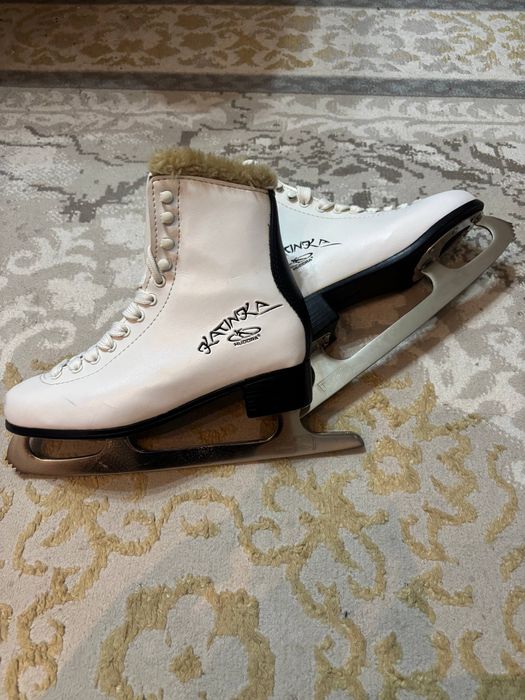 Продам коньки hudora