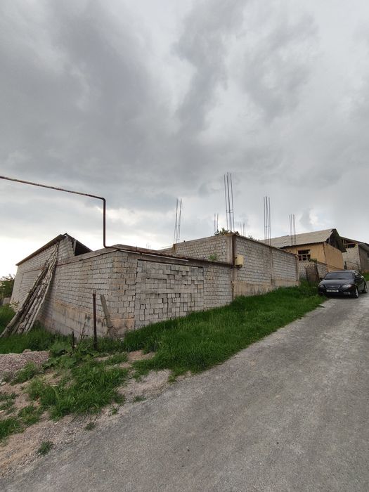 10 sotix hovli sotiladi
