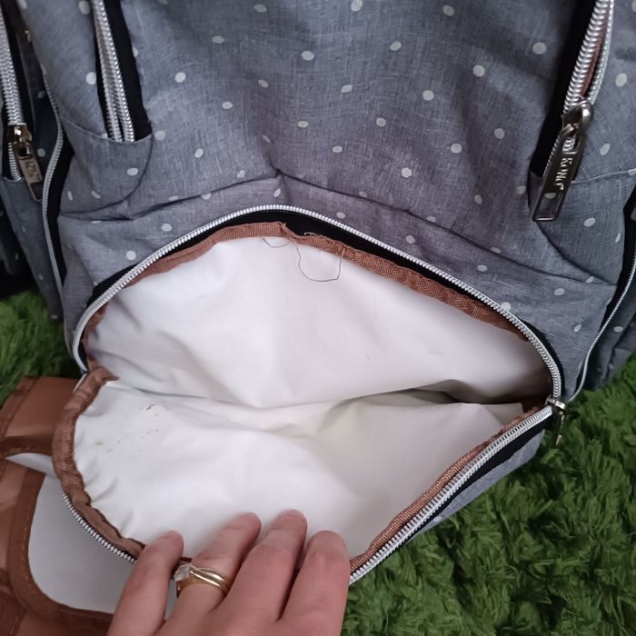 Ghiozdan pentru mama și bebe