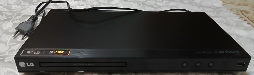 DVD. CD плеер LG. DVX632