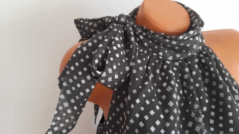 Bluze  fără mâneci - bluza satinată Brem, imprimeu geometric, M