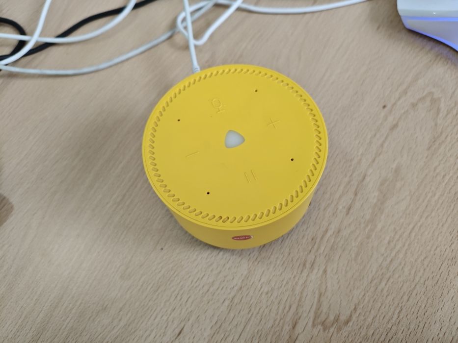 Продам Яндекс станцию Алиса лайт