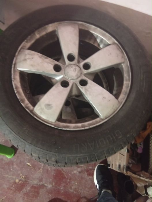 Anvelope cu tot cu jante de iarna pe 15