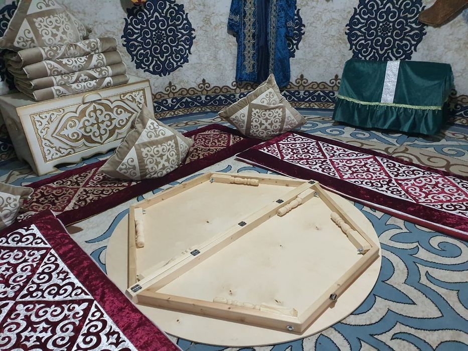 Круглый стол трансформер!