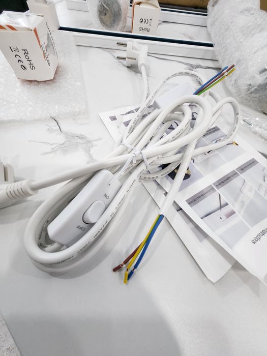 LED Релсово Осветление с Бели Спотове