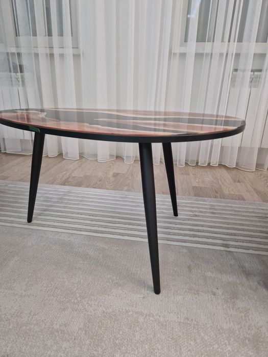 Журнальный столик продам