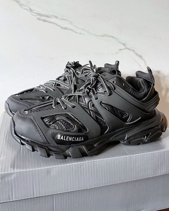 Balenciaga track full black