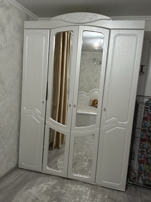 Продам спальный гарнитур