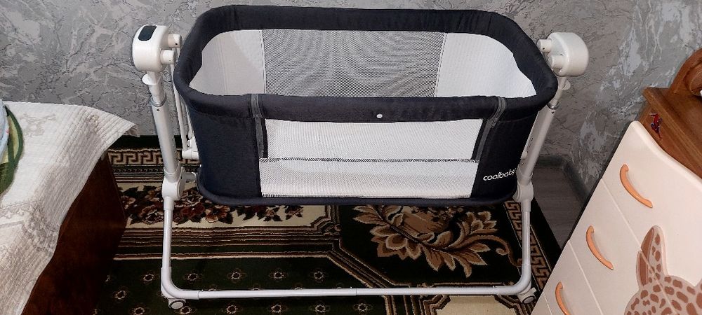 Продаётся детская приставная музыкальная люлька, с укачиванием.