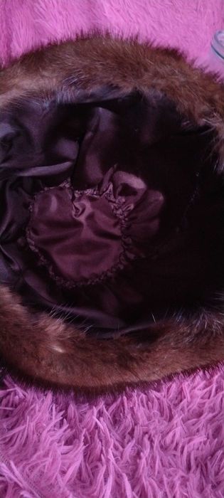 Шапки песцовая и норковая