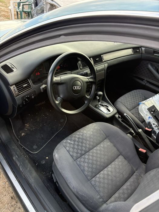 На части Audi A6 2.5 180