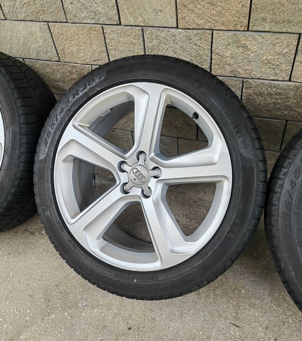 Джанти за Ауди Q5 20' със зимни гуми