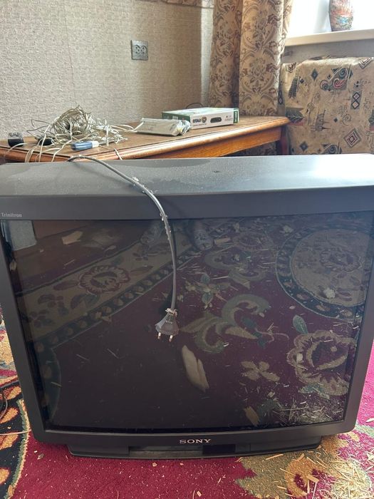 Рабочий телевизор Sony Trinitron.