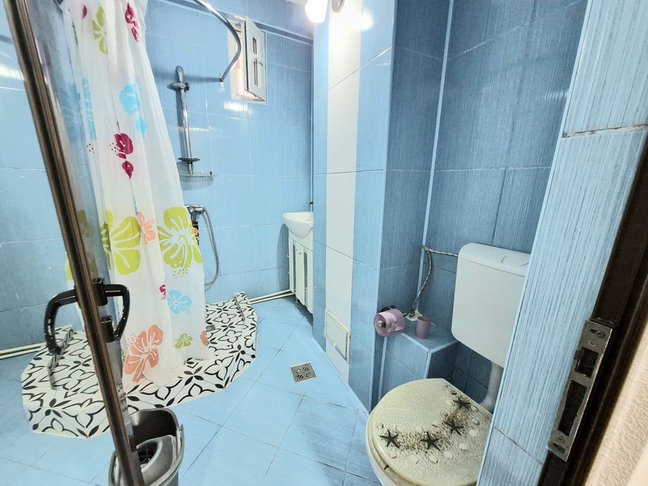 Închiriez 2 camere micro 17 parter