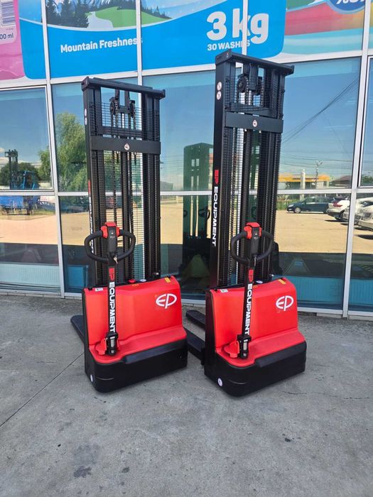 Transpalet Electruc cu catarg Staker 1500kg, 3,6m si 3,9m