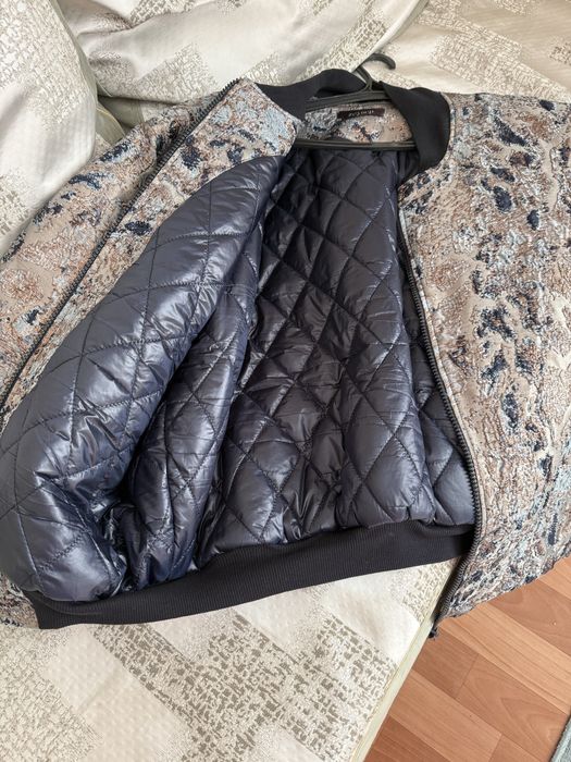 Казахсктанский дизайнерский бомбер