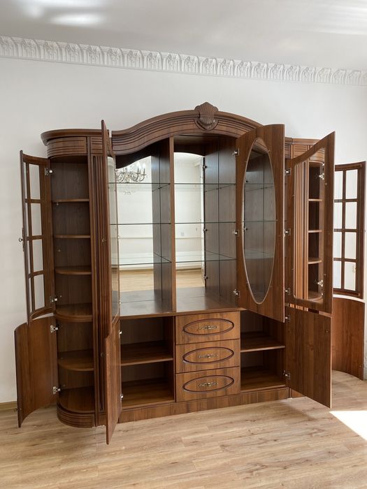 Продам горку в гостиную, зал.