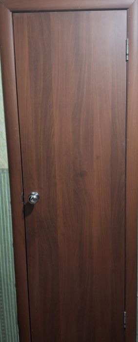 Двери 2 шт санузлы