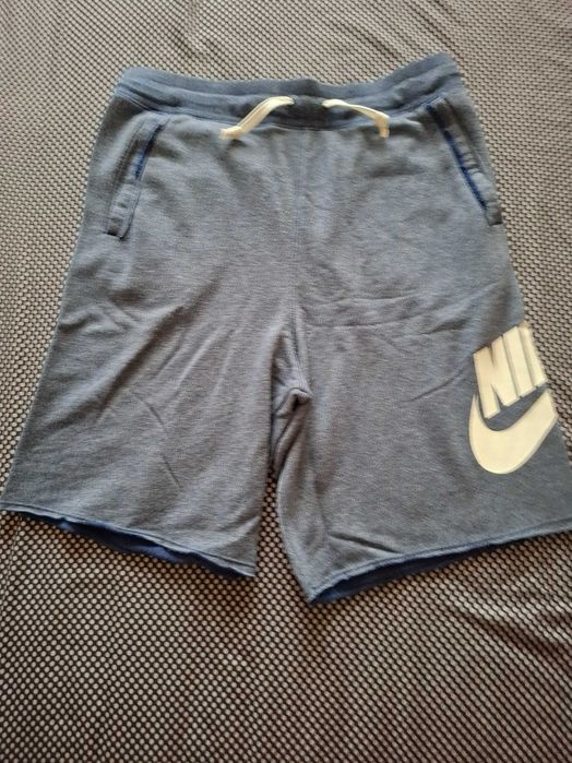 Къси спортни гащи Nike