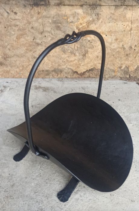 Аксесоари и кошнички за камина