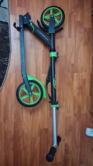 Vând trotineta copi