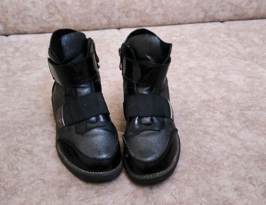 Продаются ботинки демисизонные для девочки размер 28