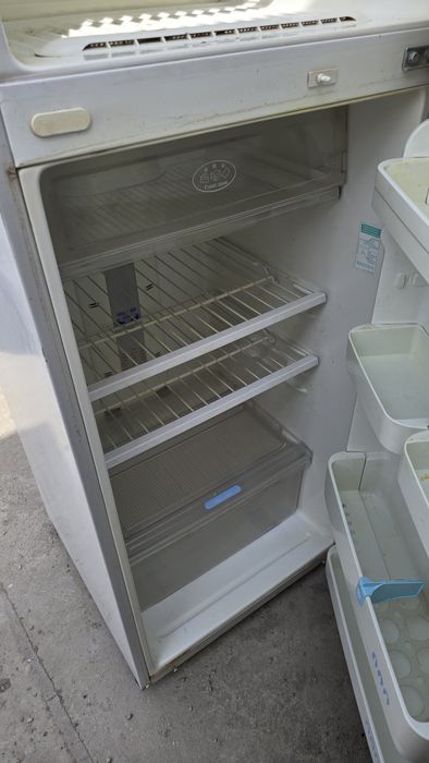 Срочно продам  холодильник  LG