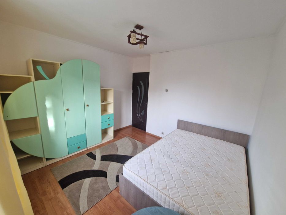 Apartament 3 camere de inchiriat
