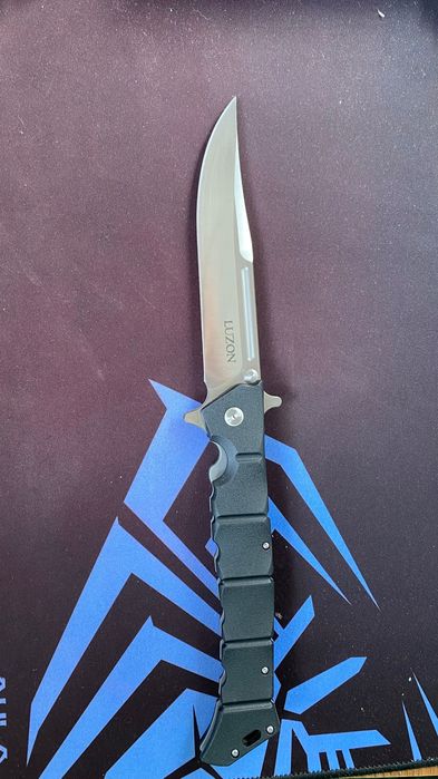 Продавам ножове от коллекция