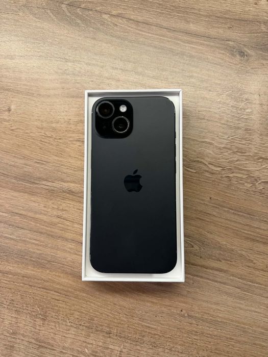 Продавам iPhone 15