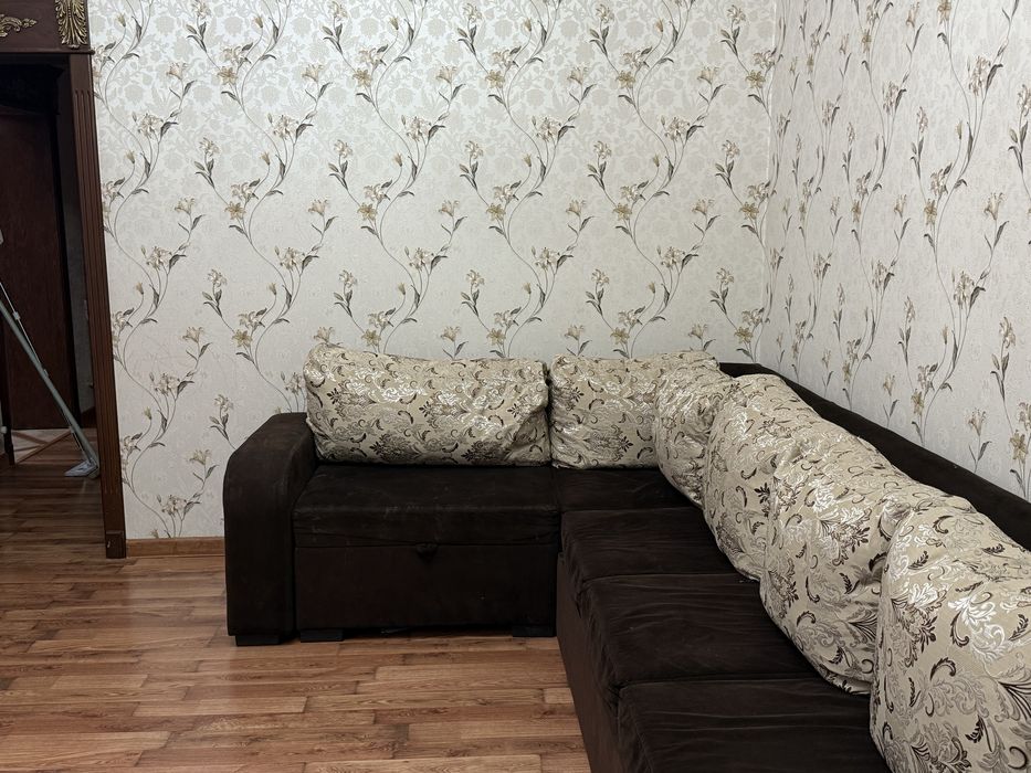 Продается диван в хорошем состоянии