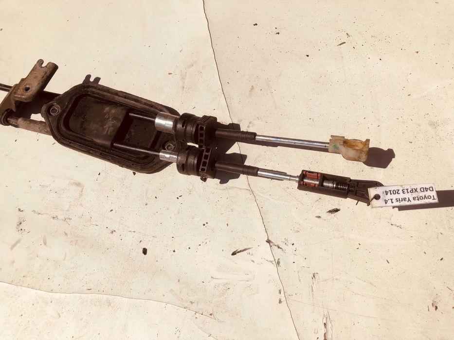 Жила скоростен лост от Toyota yaris 1.4d4d xp13 2014г