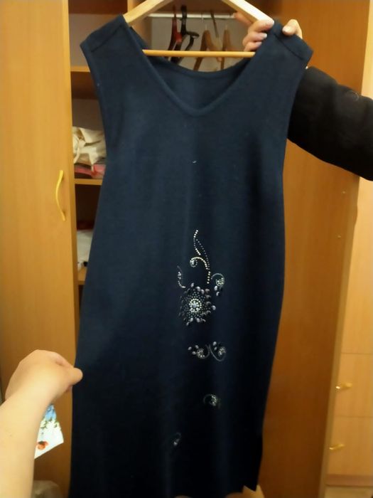 Продам платье шерстяное