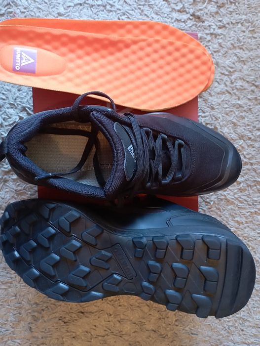 термо красовки б/у в идеальном состоянии без запаха и потертостей