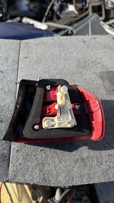 Ляв външен Стоп за БМВ 3 Серия Е90