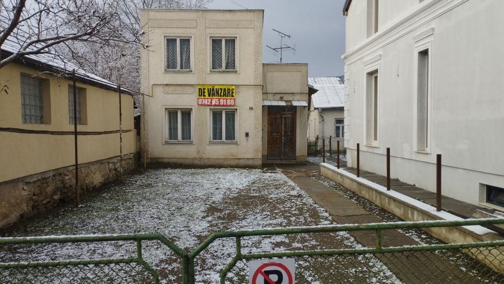 Vand casa vila ultracentral central pe Armeneasca