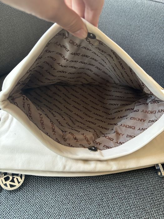 Кожена чанта DKNY