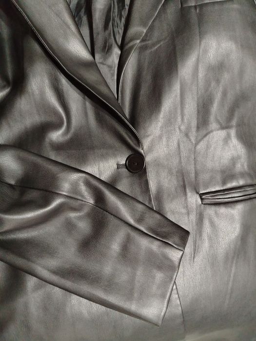 Продам кож.зам. пиджак в идеальном состоянии