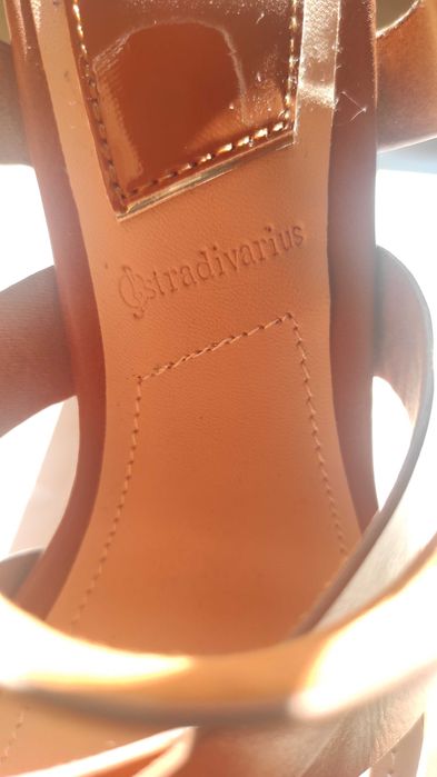 Нови дамски сандали Stradivarius, номер 37
