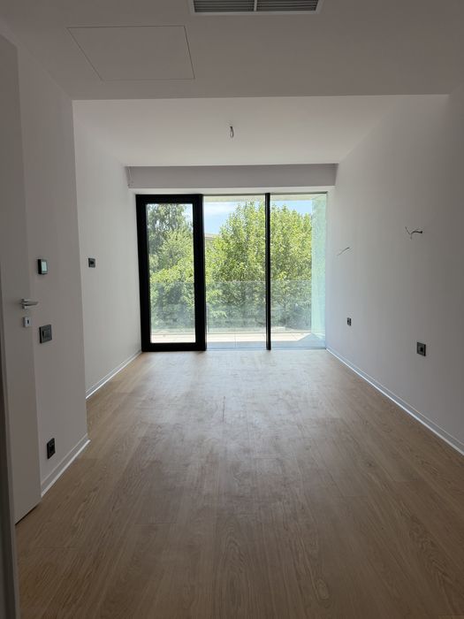 De vanzare apartament 4 camere ONE LAKE CLUB bloc D