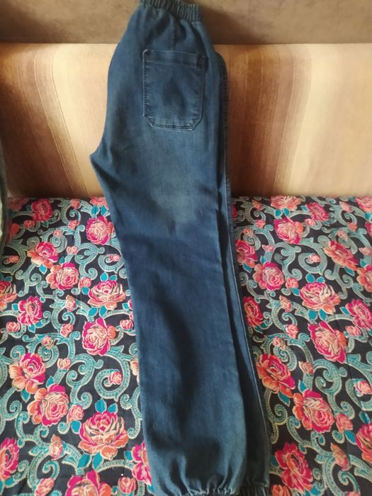 Джинсы для девочек.