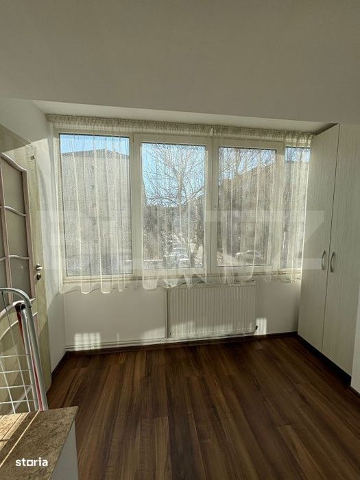 Apartament 4 camere, ETAJ 1, Bulevardul Independentei - cu loc de parc