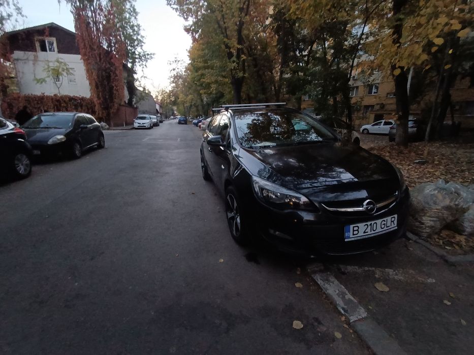 Opel Astra J Sports Tourer 1.6 CDTI 136 CP • Euro 6 • Infinity Sound •