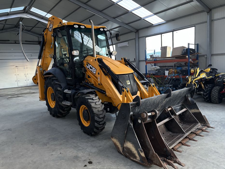 Buldoexcavator JCB 3cx  2018 /250 ore ! 110 CP / accept variante