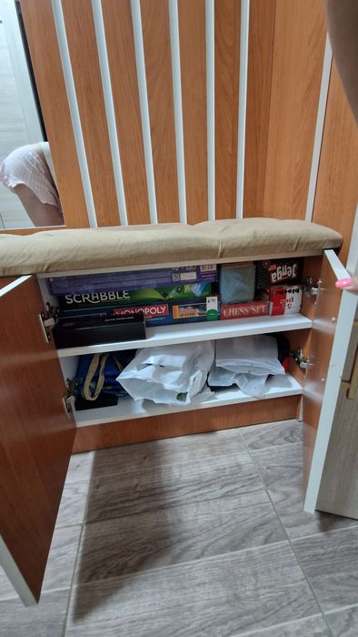 Продам прихожую цельная